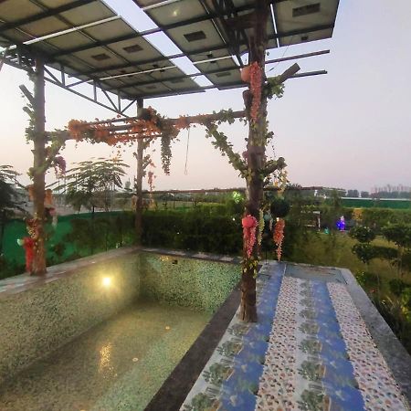 Shaw Estate-Farm House For A Small Parties-Jp Farm Greater Noida Eksteriør billede