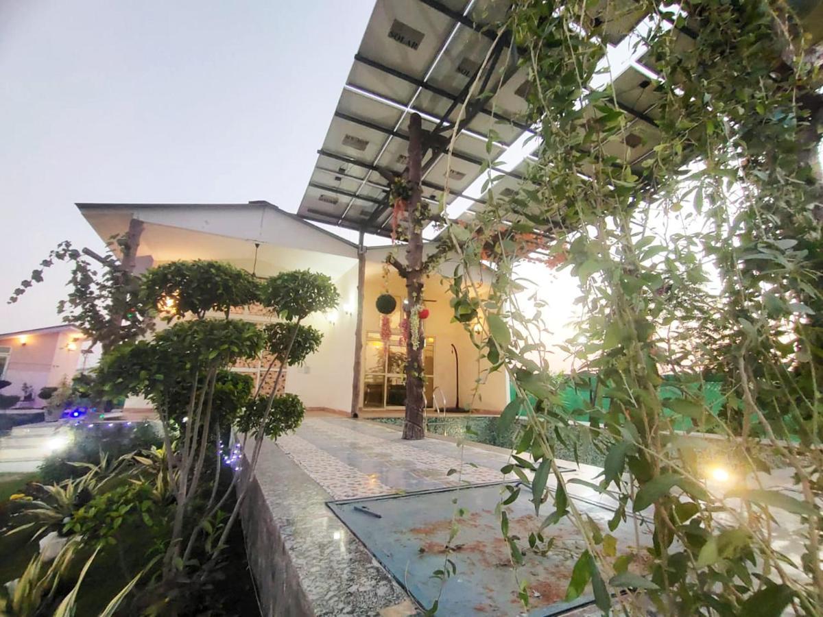 Shaw Estate-Farm House For A Small Parties-Jp Farm Greater Noida Eksteriør billede