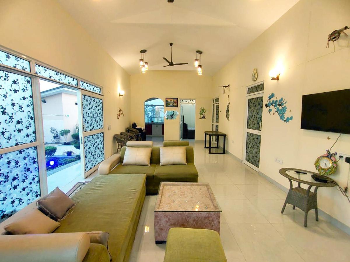 Shaw Estate-Farm House For A Small Parties-Jp Farm Greater Noida Eksteriør billede
