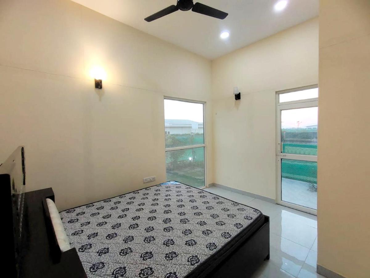 Shaw Estate-Farm House For A Small Parties-Jp Farm Greater Noida Eksteriør billede